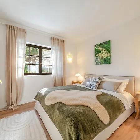 Casa Do Cedro Portuguese Villa Pool & Hot Tub Villa Colares